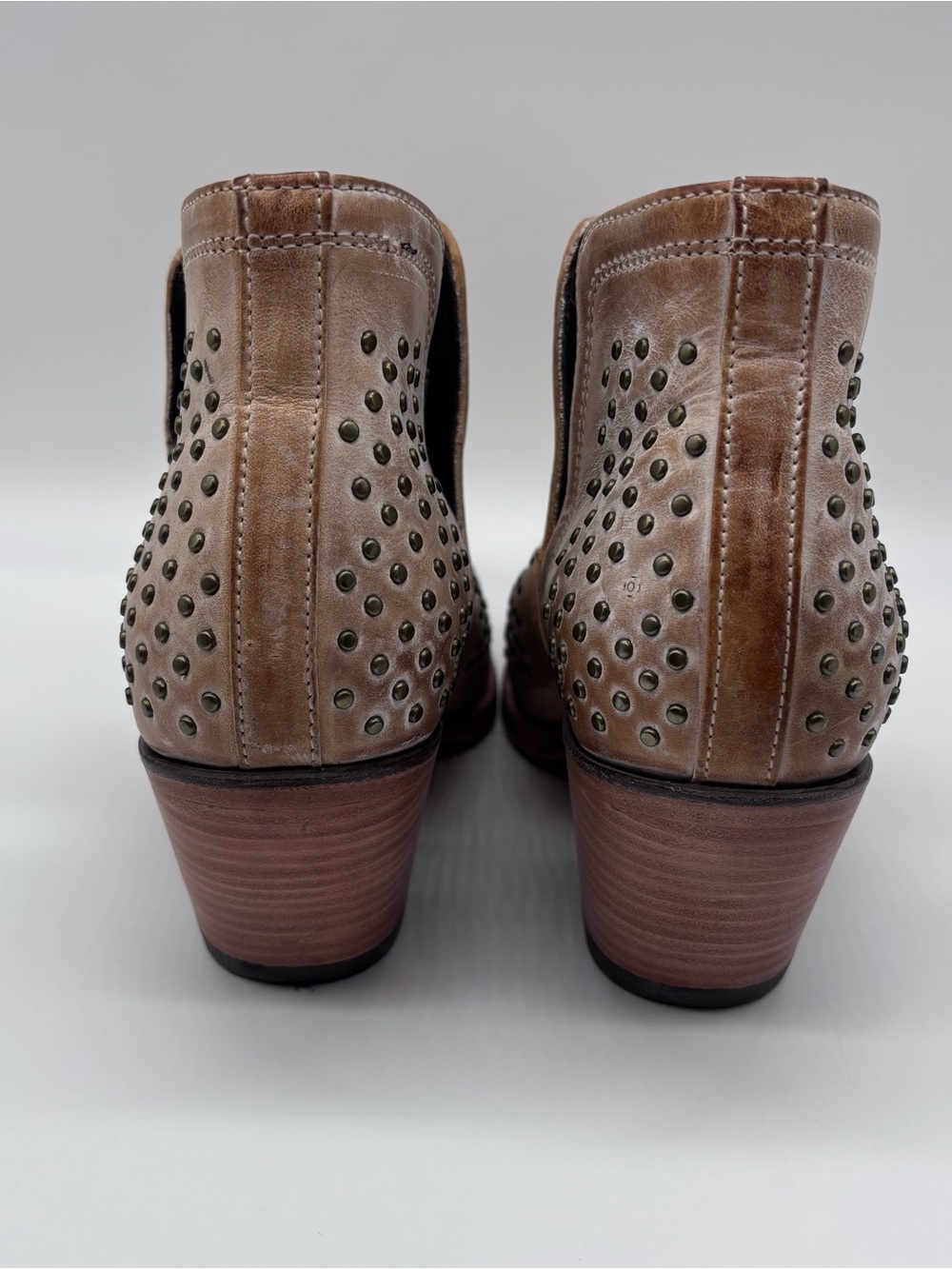 Ariat Dixon Studded Women’s Western Ankle Boots Tan Leather - size 9.5 - Picture 4 of 13